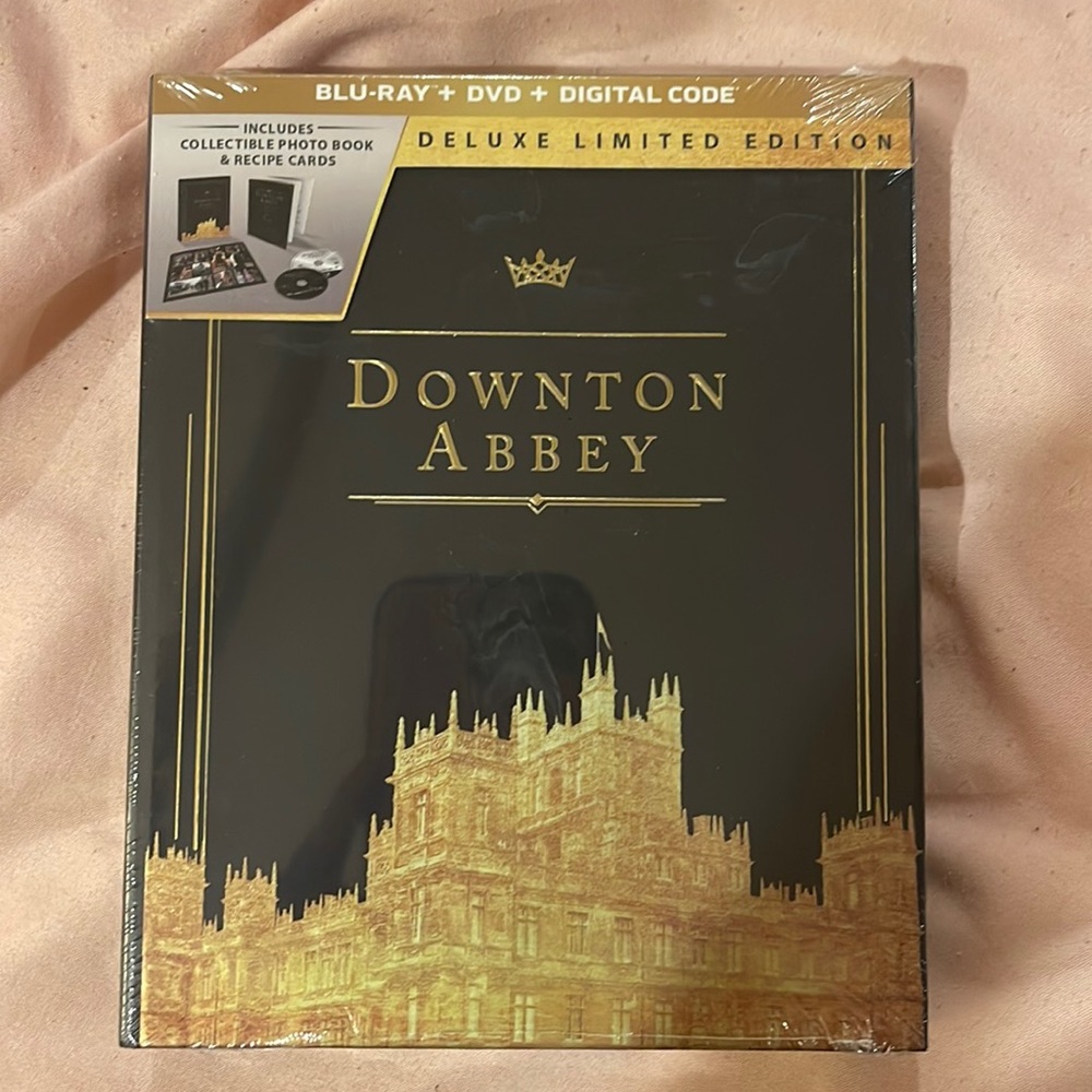 Limited edition! Downton Abbey (Movie, 2019)
Brand new never opened;